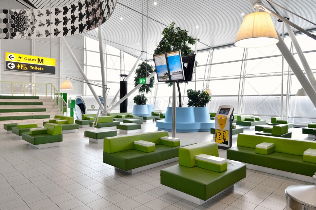 One of the lounges at Schiphol Image Credits: tjep.com/studio/works/interiors/schiphol